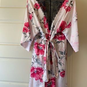 Apt. 9 Lace Back Silky Robe